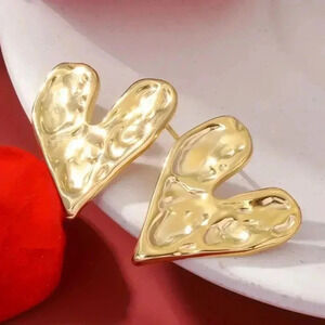 Gold hammered heart stud earrings - silver plated - new